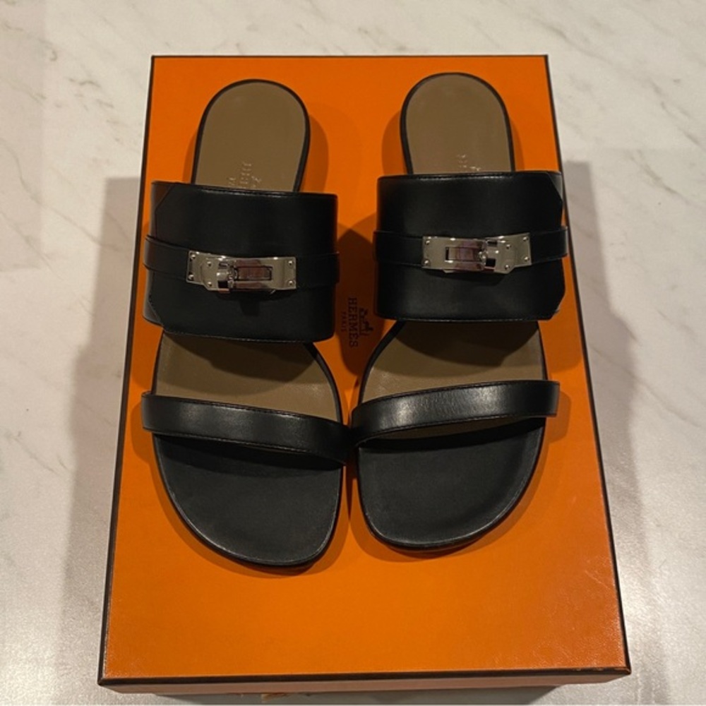 NIB HERMES AVENUE SANDALS WITH KELLY LOCK - Size 36